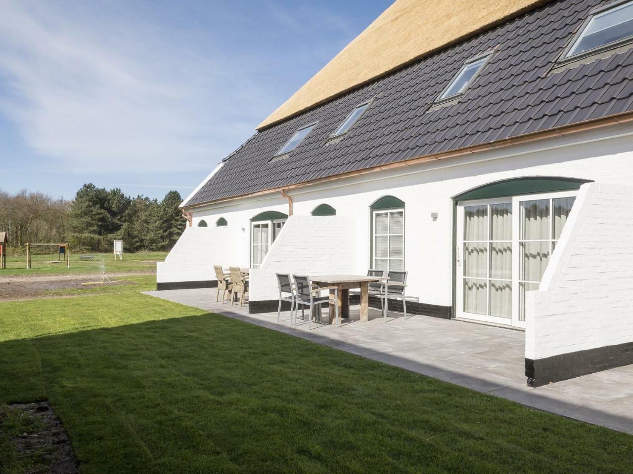Spacious Farmhouse In De Cocksdorp With Private Terrace Екстер'єр фото