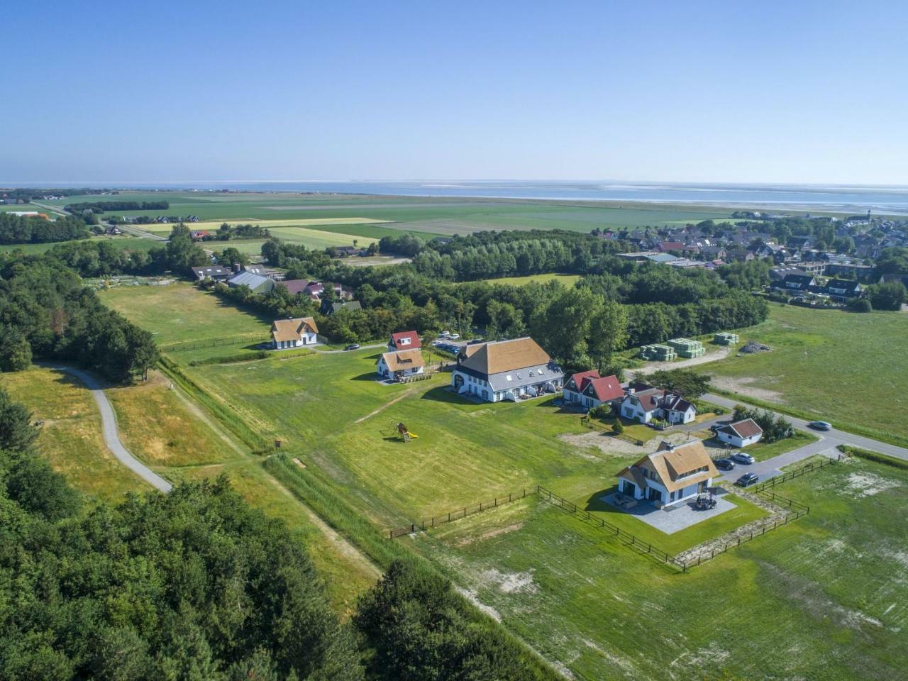 Вілла Spacious Farmhouse In De Cocksdorp With Private Terrace Екстер'єр фото